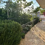 Mateo 3* ديرمي